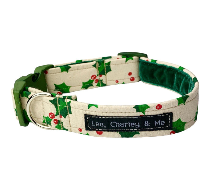 Christmas Holly Berry dog collar made from a natural cotton printed with holly leaves and berries. Handmade and washable.