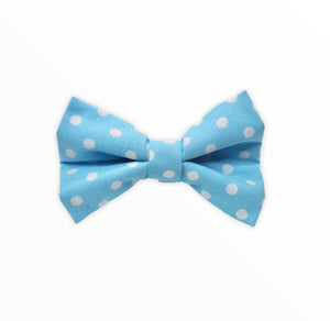 Handmade dog bow tie in cotton print. Made by hand in the U.K. and washable. Turquoise spotted cotton poplin dog bow tie.